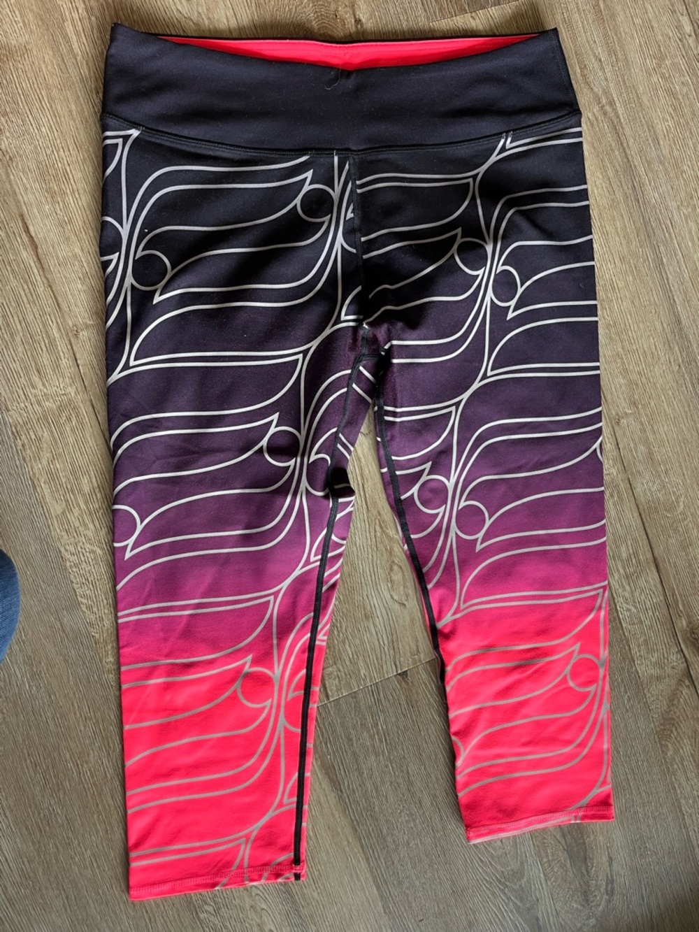 Fabletics Pink to Purple Ombre Active Leggings with Abstract reflective Lines